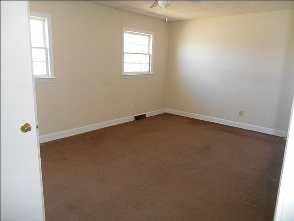 4th image of 2520 Forbes Ave #B