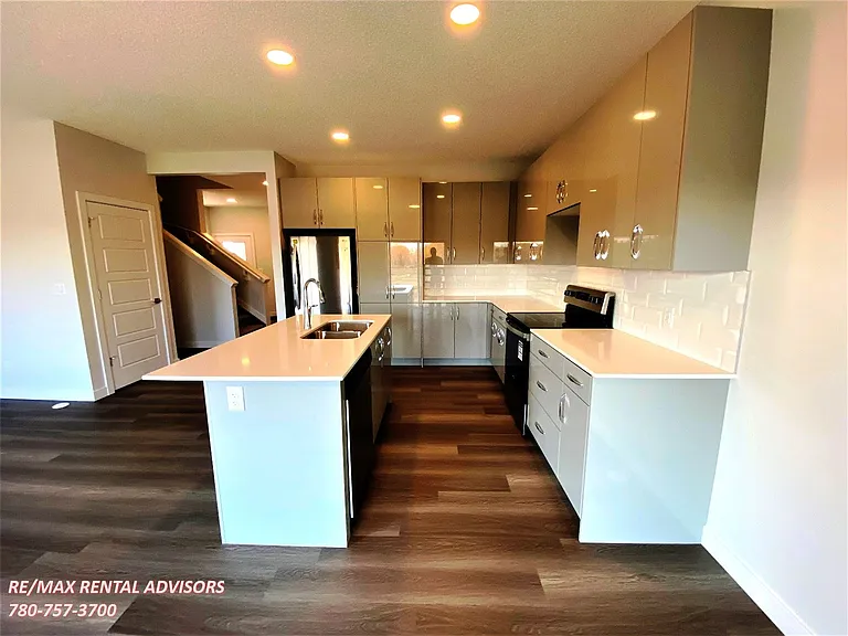 1543 12th Ave NW — Photo 3