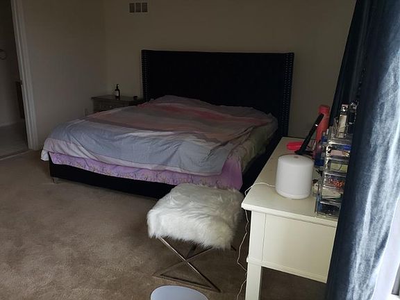2nd image of 607 Jacobsen Cir
