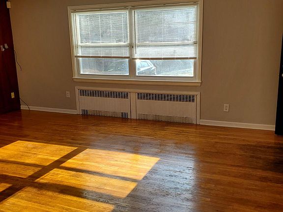 4th image of 445 Ontario St #1R