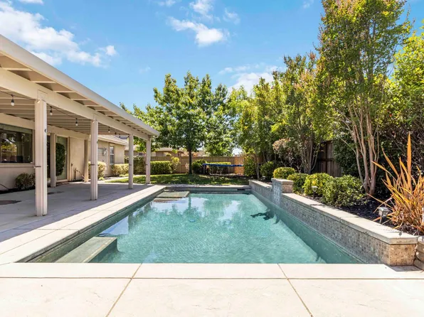 2070 Wallaby Ranch Way, Plumas Lake, CA 95961