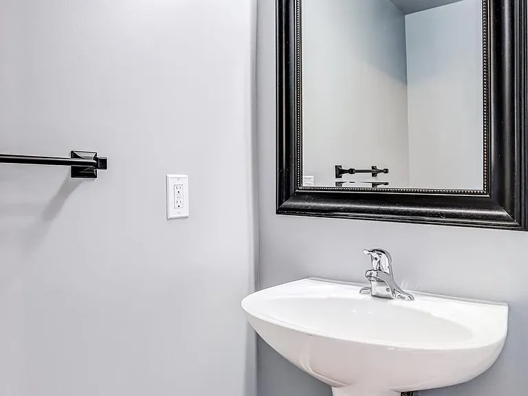 42526 Mayflower Ter — Photo 24