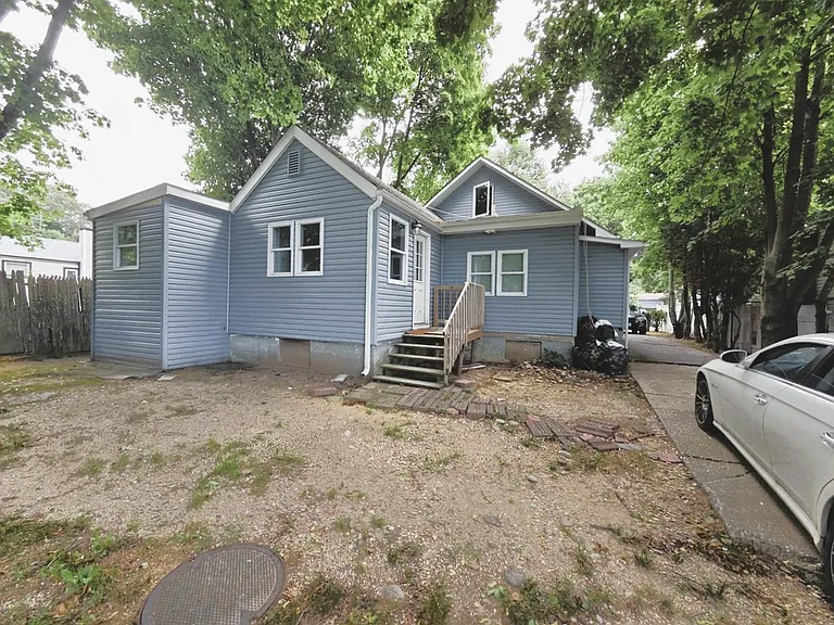 99 Tower St #2 — Photo 1