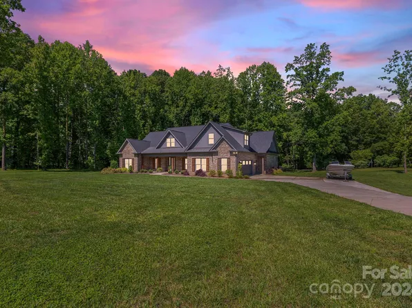 200 Barra Dr, Waxhaw, NC 28173