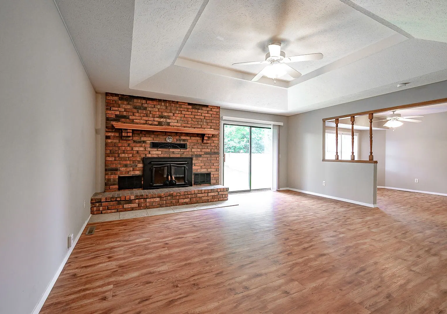 Leasing — Photo 3