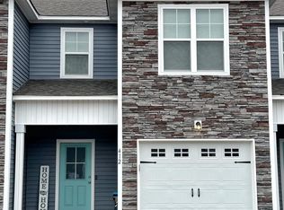 412 Guppy Loop Rd, Sneads Ferry, NC 28460