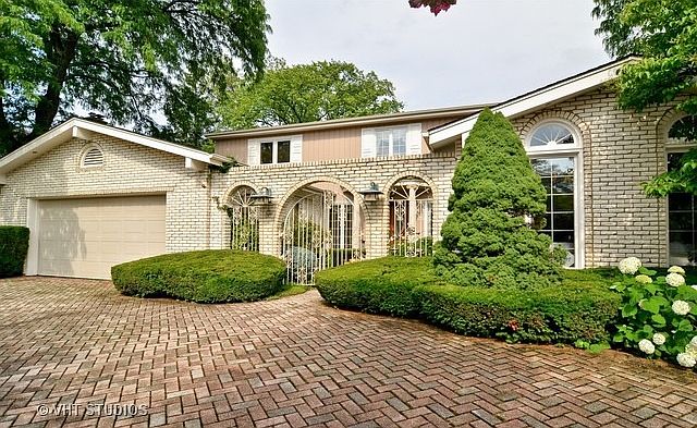 1st image of 905 King Richards Ct