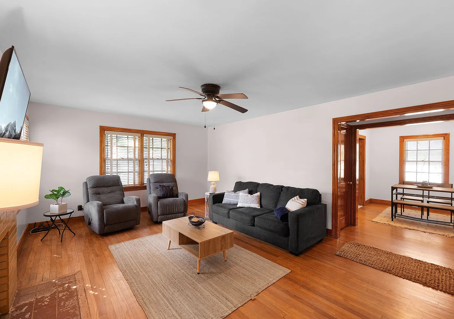 47 Brentwood in LANA — Photo 4