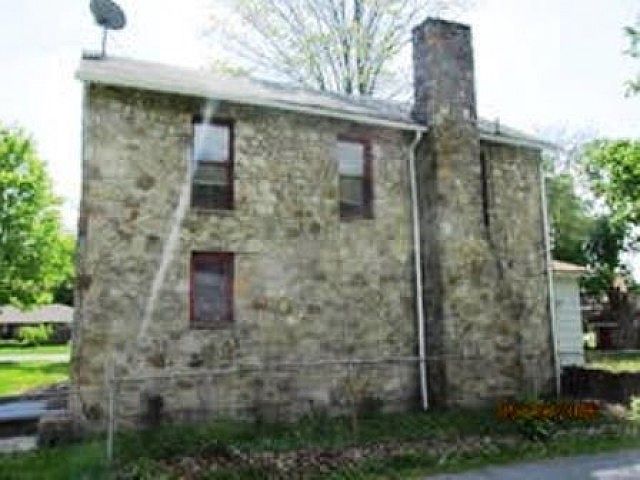 2nd image of 205 Jefferson Ave