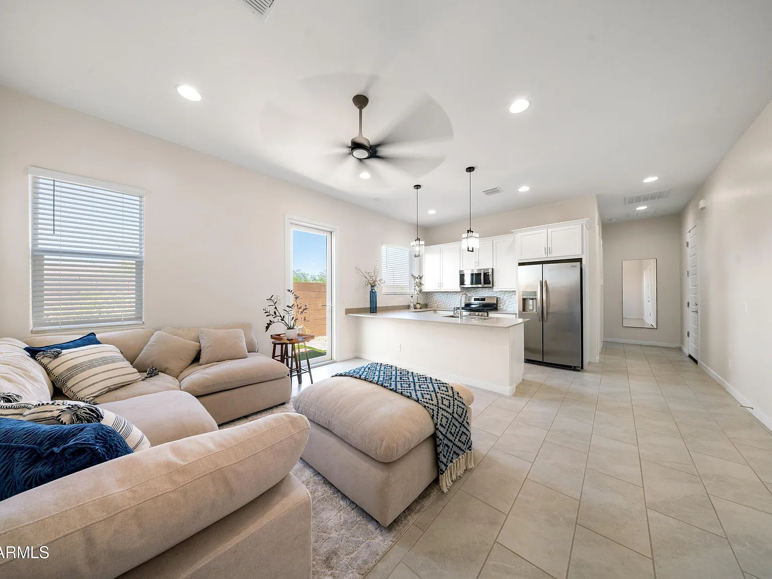 1 bed, 1.0 bath, 682 sqft, $1,599 — Photo 1