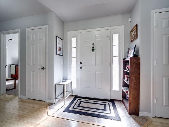 4th image of 19 Lathrop Ln