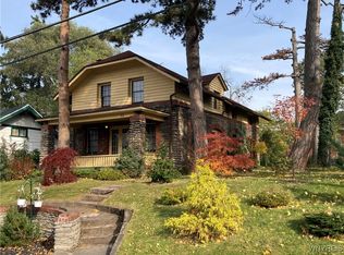 53 Park Pl, Lockport, NY 14094