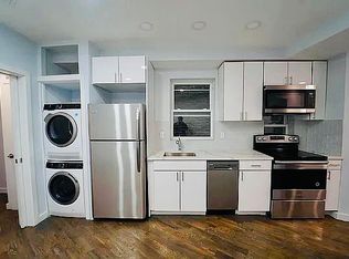 207 E 205th St #3, Bronx, NY 10458