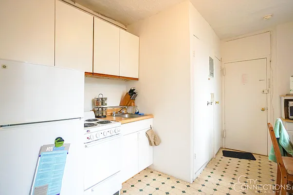 Rented by City Connections Realty | media 17
