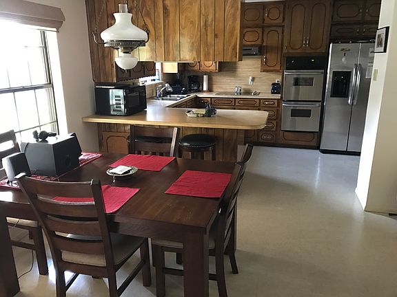 5th image of 102 Garland Dr