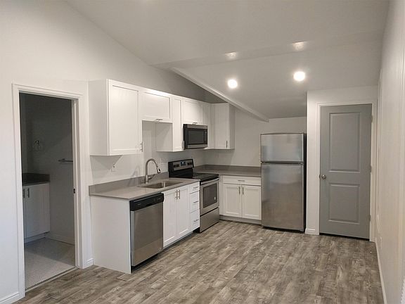 2nd image of 402 N Center St APT 5