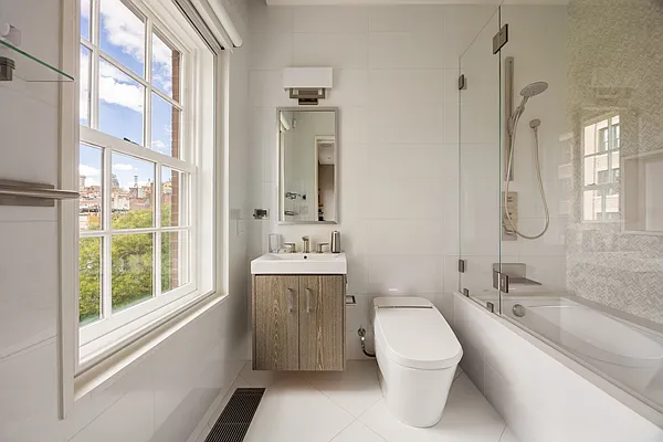 Sold by Compass | media 25