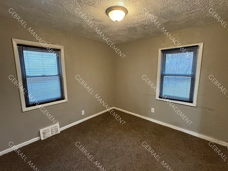 8606 Strathmoor St — Photo 5