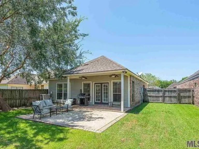 10224 Hillmont Ave — Photo 9