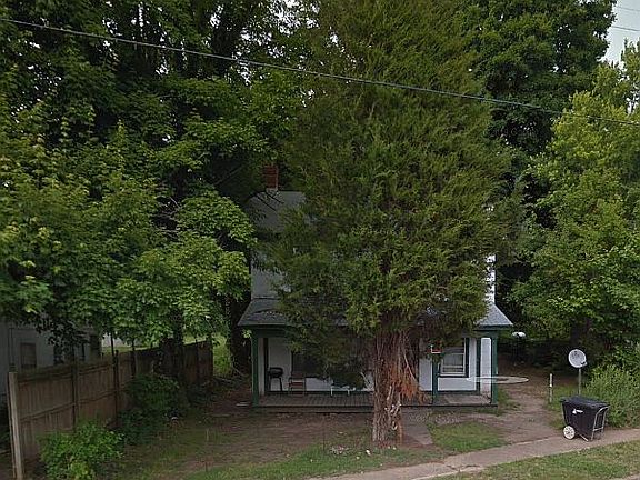 2nd image of 719 W 3rd Ave