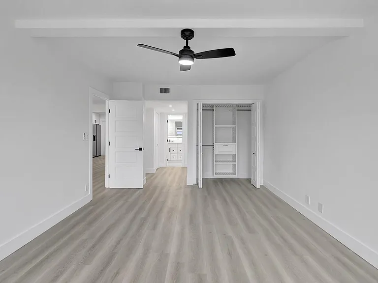 3050 N Palm Aire Dr #704 — Photo 13