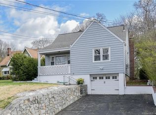 2114 Stratfield Rd, Fairfield, CT 06825