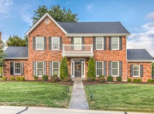 27 Huntington Pkwy, Saint Charles, MO