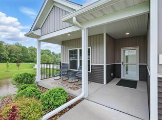 1327 Heights Ct, Bettendorf, IA