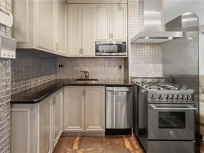 2607 Avenue O APT 6C, Brooklyn, NY, 11210