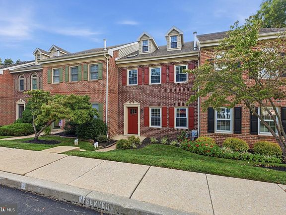 3rd image of 206 Georgetowne Ct