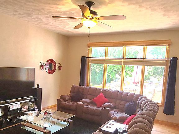 4th image of 9876 Prairie Willow Pl