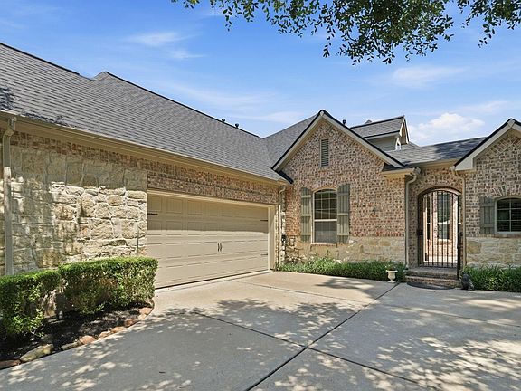 3rd image of 10 Little Falls Pl