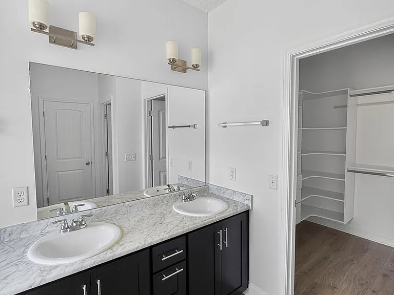 500 Thorp Cir — Photo 13