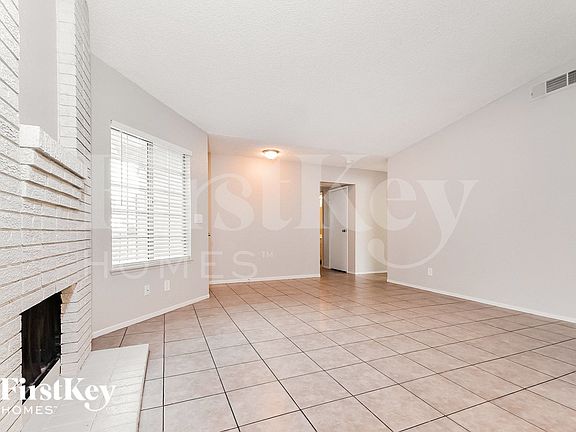 4th image of 2359 Los Feliz St