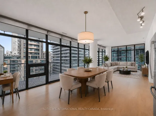 33 Charles St E #1611, Toronto, ON M4Y 0A2