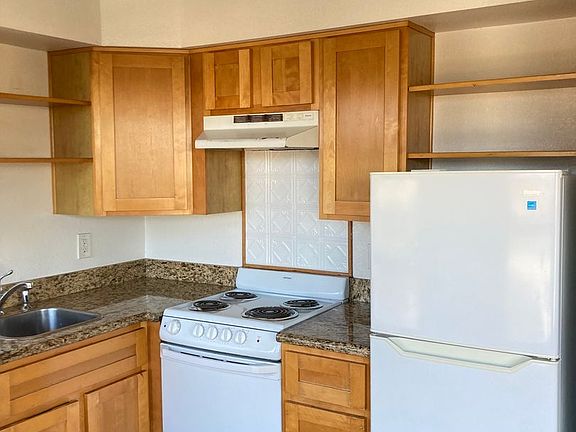 4th image of 470 20th St APT 305
