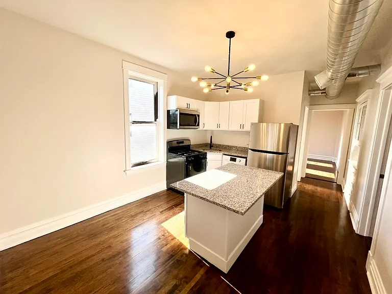 2636 W 23rd St #1F — Photo 8