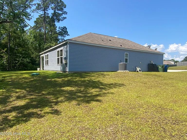 413 High Ridge Ct — Photo 5