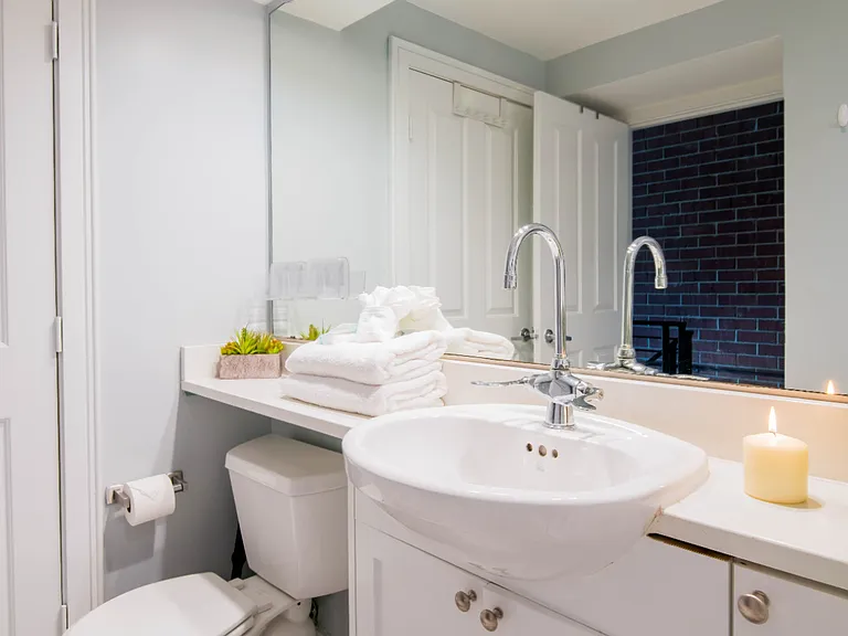710 W Trade St #308 — Photo 8