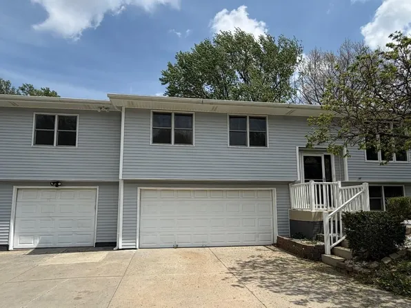 5200 Tipperary Trl, Lincoln, NE 68512