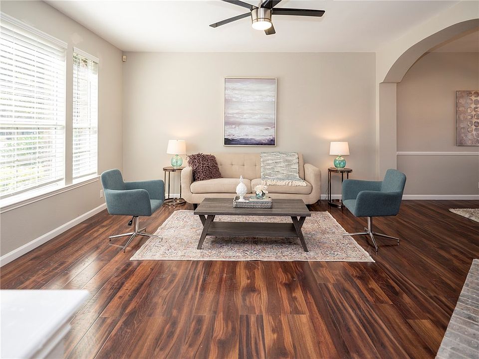 1st image of 1126 Blackthorn Dr
