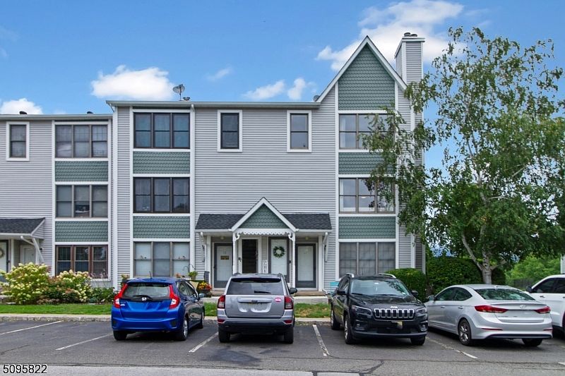 1st image of 26 Burlington Ct