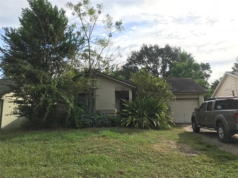 1st image of 161 Lake Dr