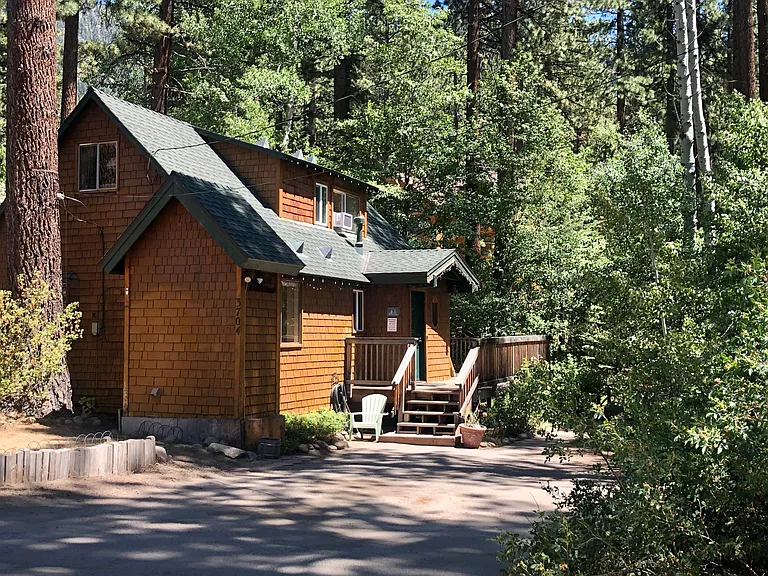 Exterior, extra large driveway which accommodate 3+ vehicles