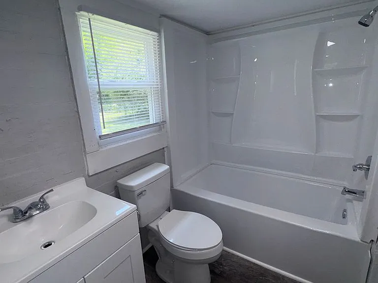 407 Elm Ave NW — Photo 10