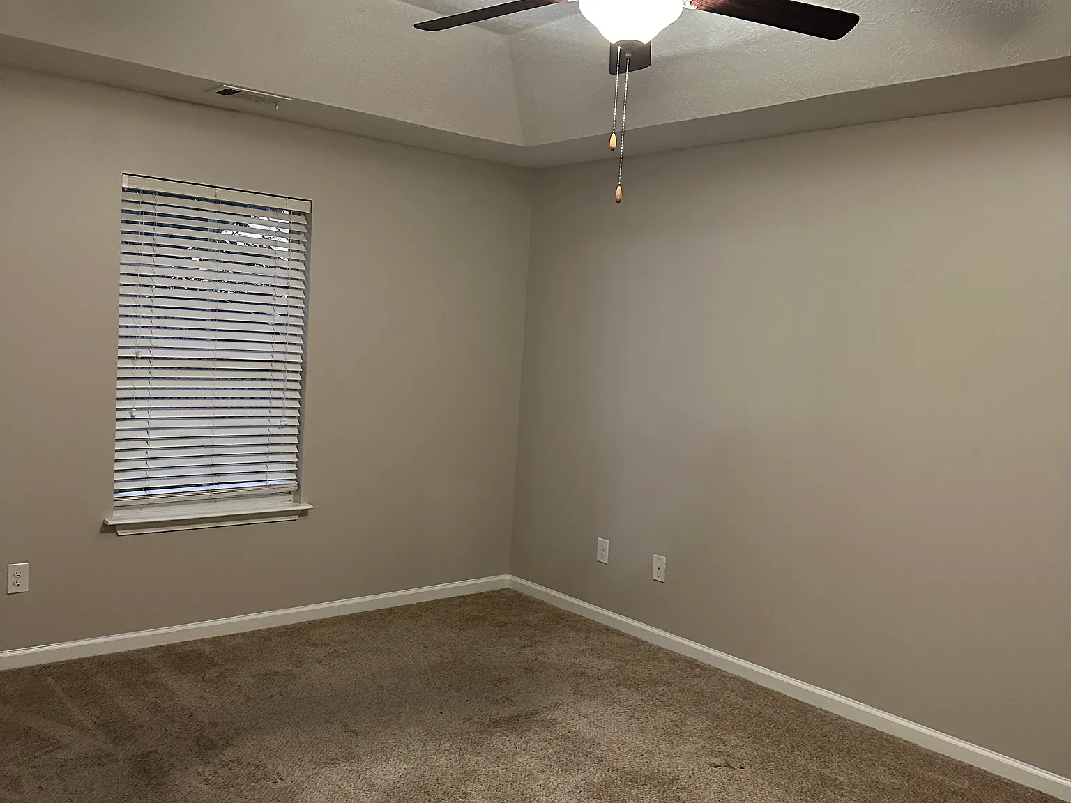 2 bed, 1100 sqft, $1,300 — Photo 3