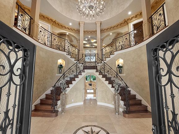 3rd image of 2314 Sunset Ridge Cir