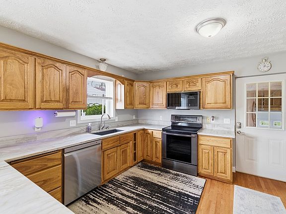 5th image of 18845 Nunda Rd