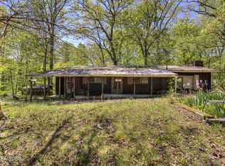 1909 Cheyene Trl, Dandridge, TN 37725