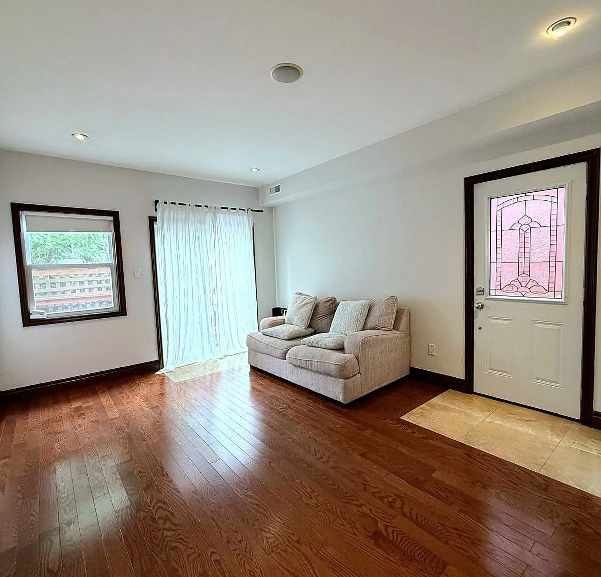 3 bed, $3,300 — Photo 2
